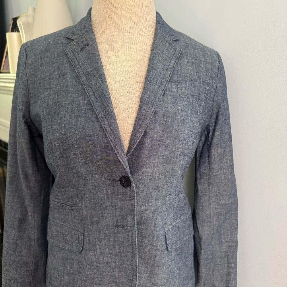 J.Crew Schoolboy style blazer in classic blue Chambray, 2 button close, Size 4 - Picture 5 of 14